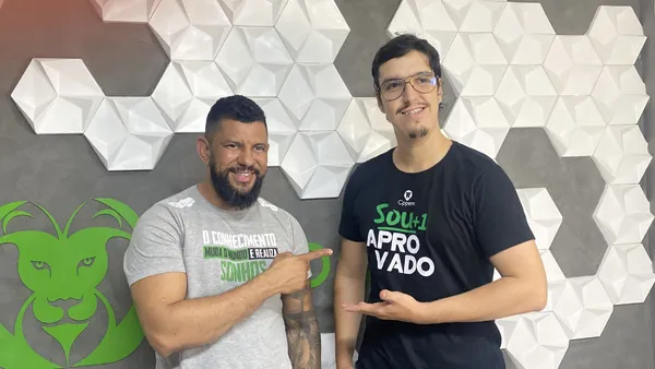 Aluno com o Prof. Everton Mota